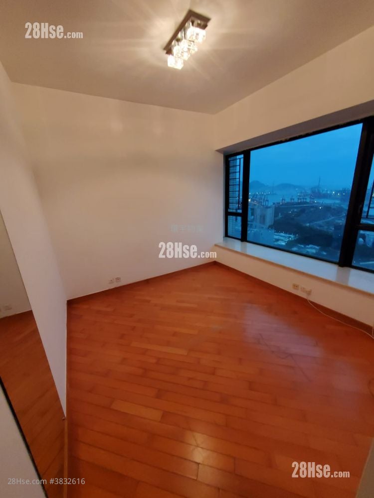 Chelsea Court Sell 3 Bedrooms , 2 Bathrooms 898 ft²