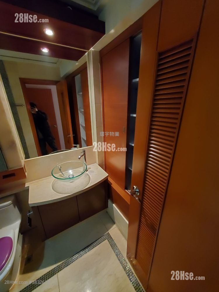 Chelsea Court Sell 3 Bedrooms , 2 Bathrooms 898 ft²