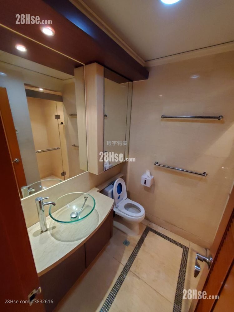 Chelsea Court Sell 3 Bedrooms , 2 Bathrooms 898 ft²