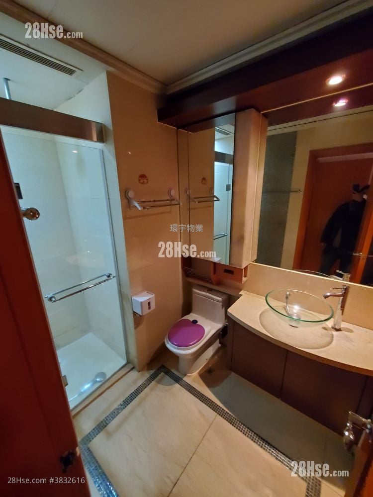Chelsea Court Sell 3 Bedrooms , 2 Bathrooms 898 ft²