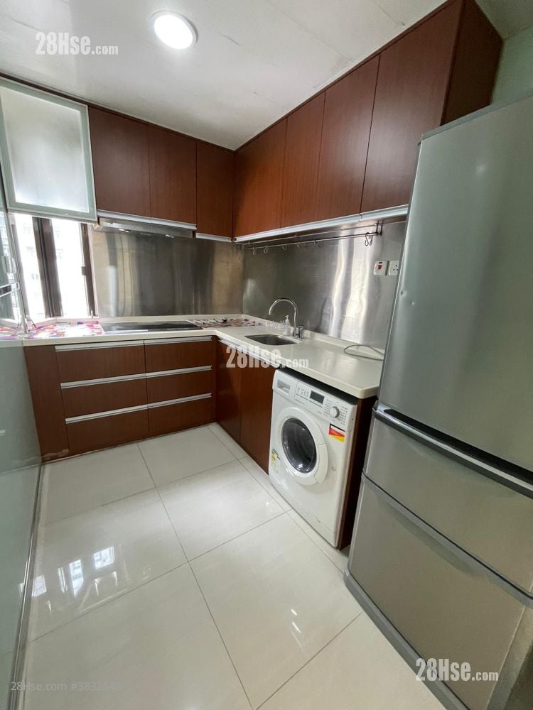 Corona Tower Sell 3 Bedrooms , 2 Bathrooms 670 ft²