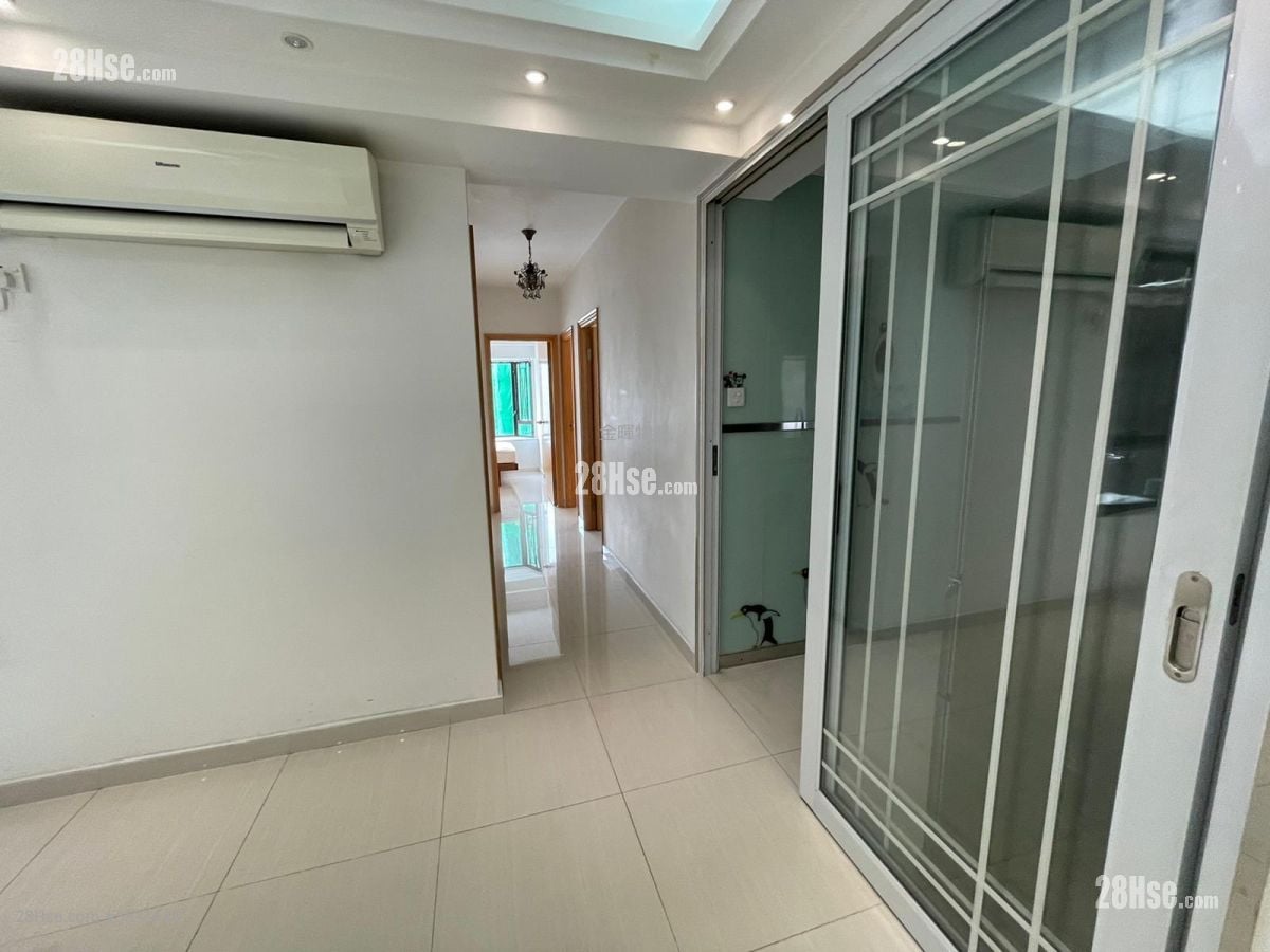 Corona Tower Sell 3 Bedrooms , 2 Bathrooms 670 ft²