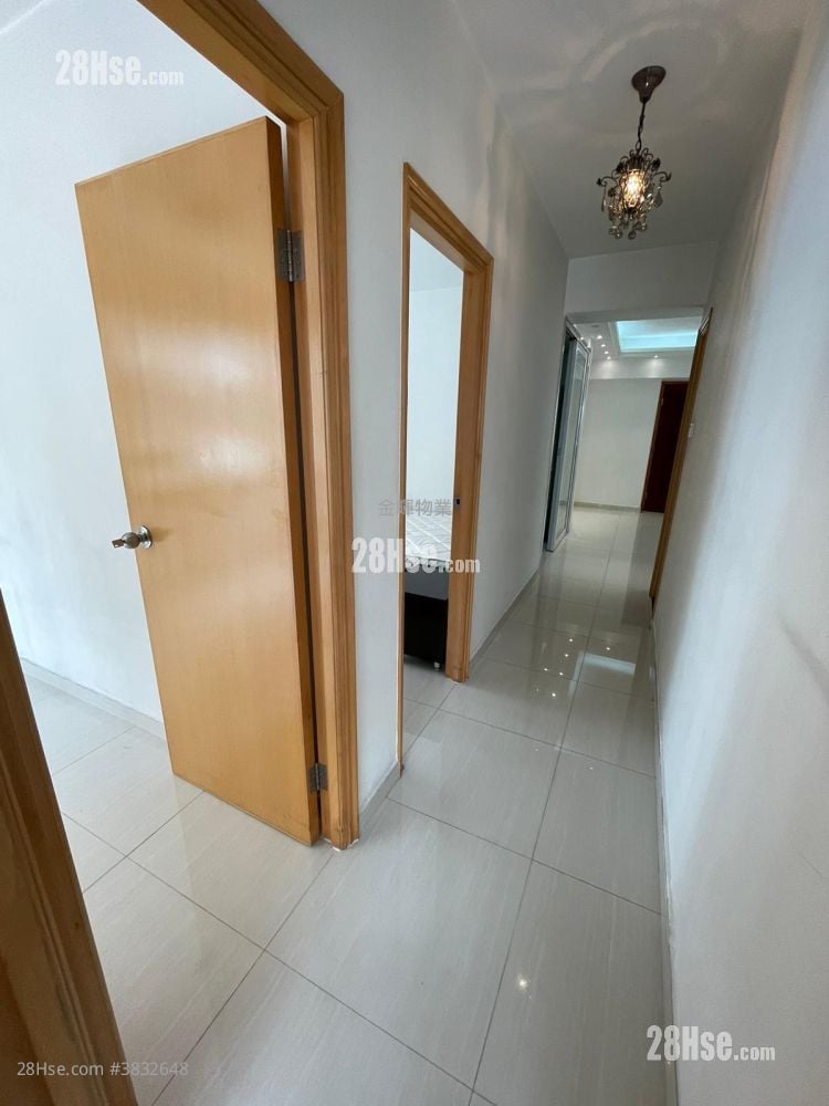 Corona Tower Sell 3 Bedrooms , 2 Bathrooms 670 ft²