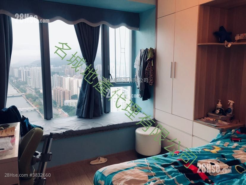 The Riverpark Sell 4 Bedrooms , 3 Bathrooms 1,250 ft²