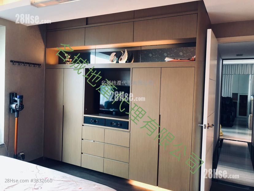 The Riverpark Sell 4 Bedrooms , 3 Bathrooms 1,250 ft²