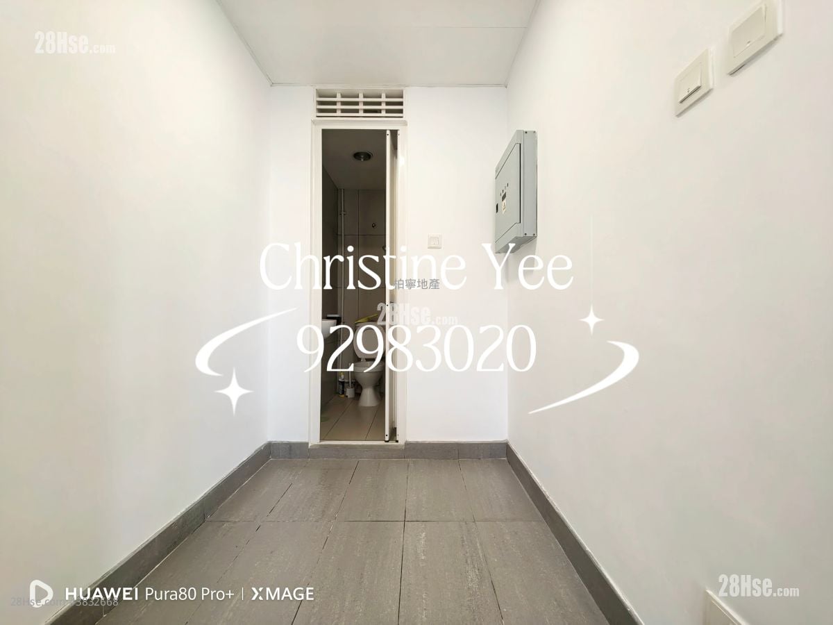 The Oakhill Rental 3 Bedrooms , 2 Bathrooms 875 ft²