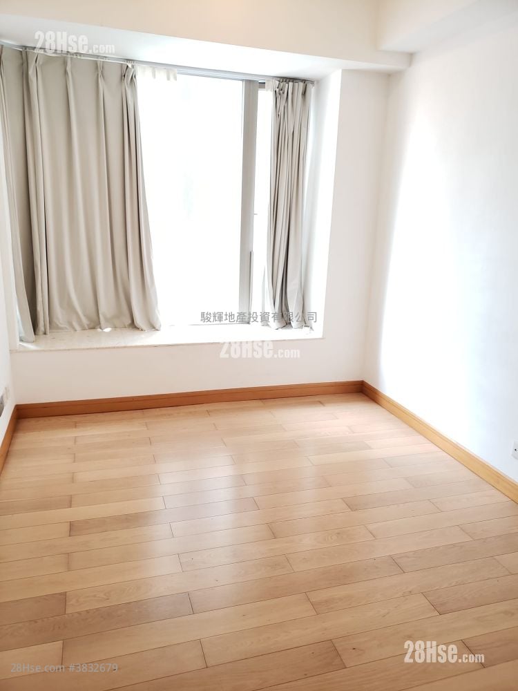Sevilla Crest Rental Studio , 1 Bathroom 217 ft²