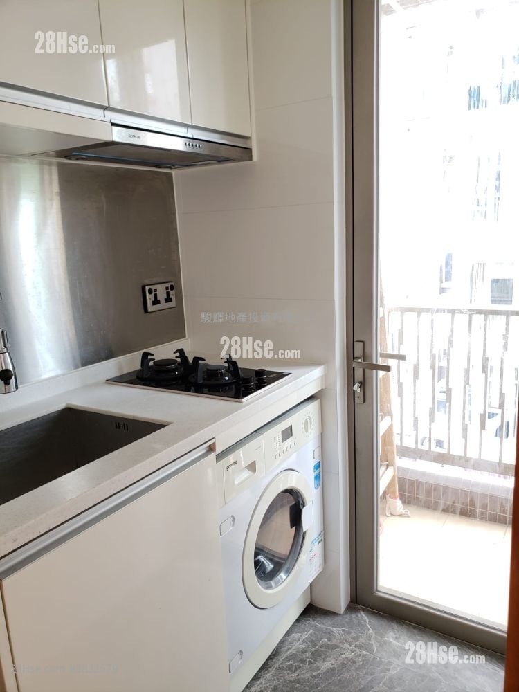 Sevilla Crest Rental Studio , 1 Bathroom 217 ft²