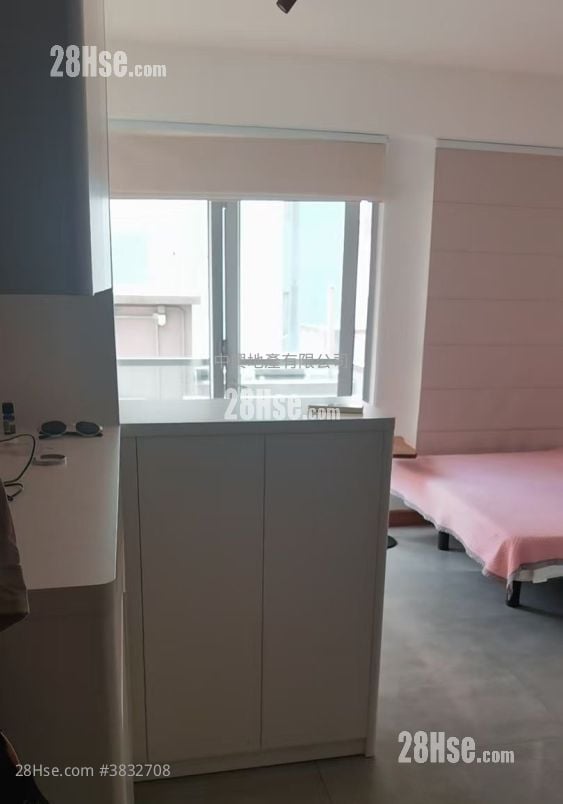Ava62 Sell Studio , 1 Bathroom 253 ft²