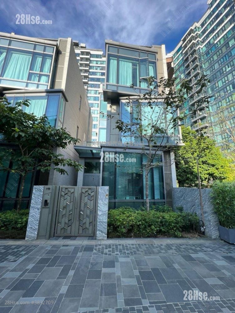 Le Pont Sell 4 Bedrooms , 4 Bathrooms 2,711 ft²