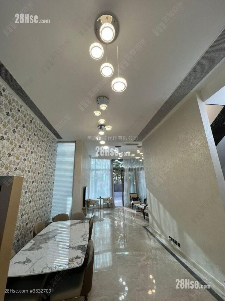 Le Pont Sell 4 Bedrooms , 4 Bathrooms 2,711 ft²