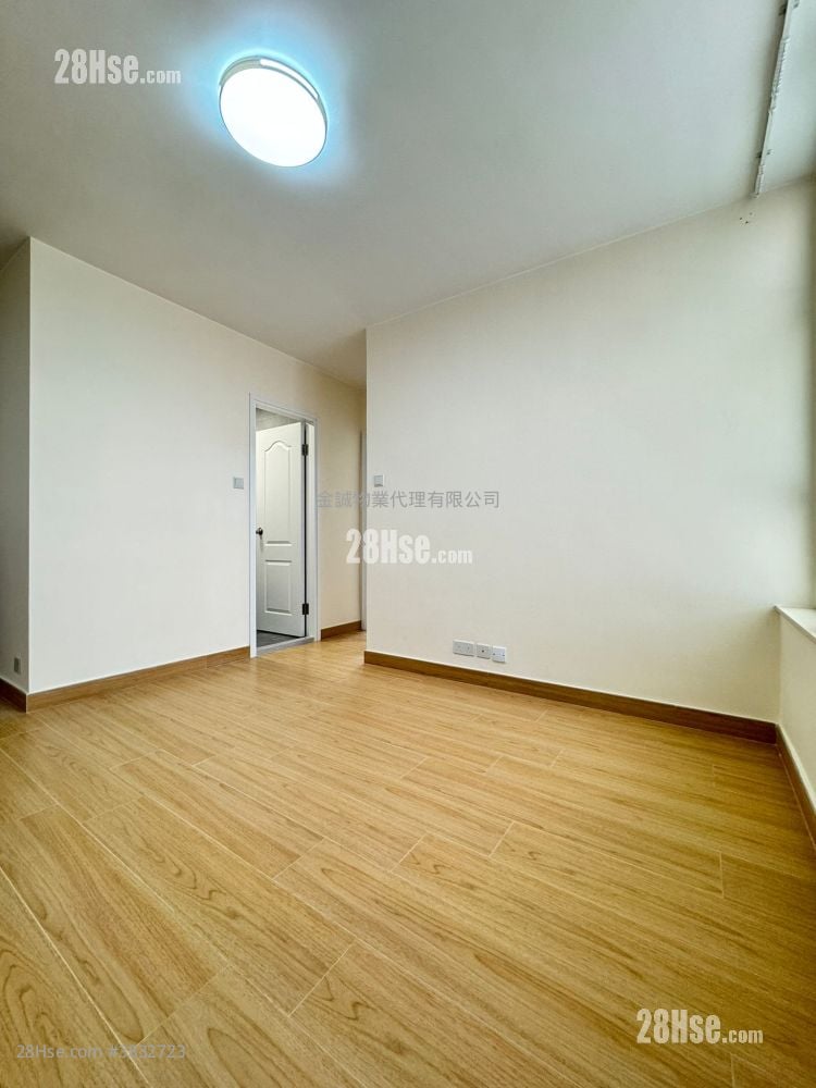 Academic Terrace Sell 2 Bedrooms , 1 Bathroom 531 ft²