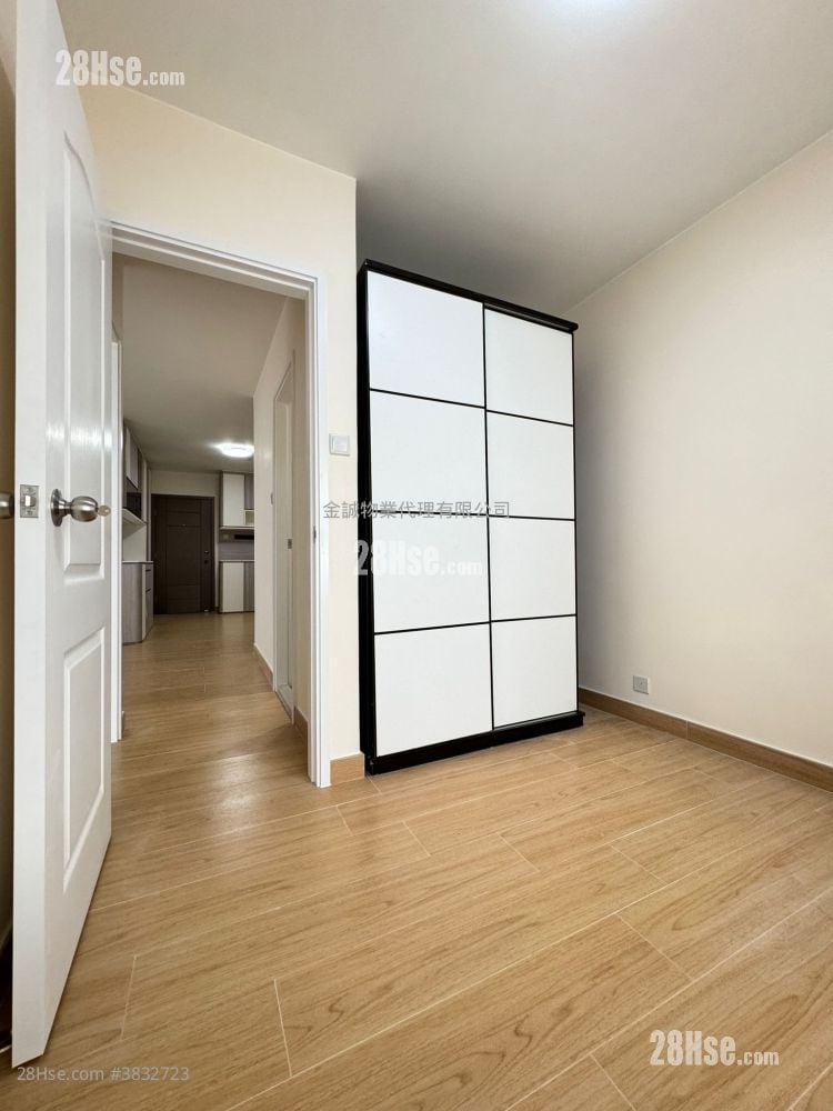 Academic Terrace Sell 2 Bedrooms , 1 Bathroom 531 ft²