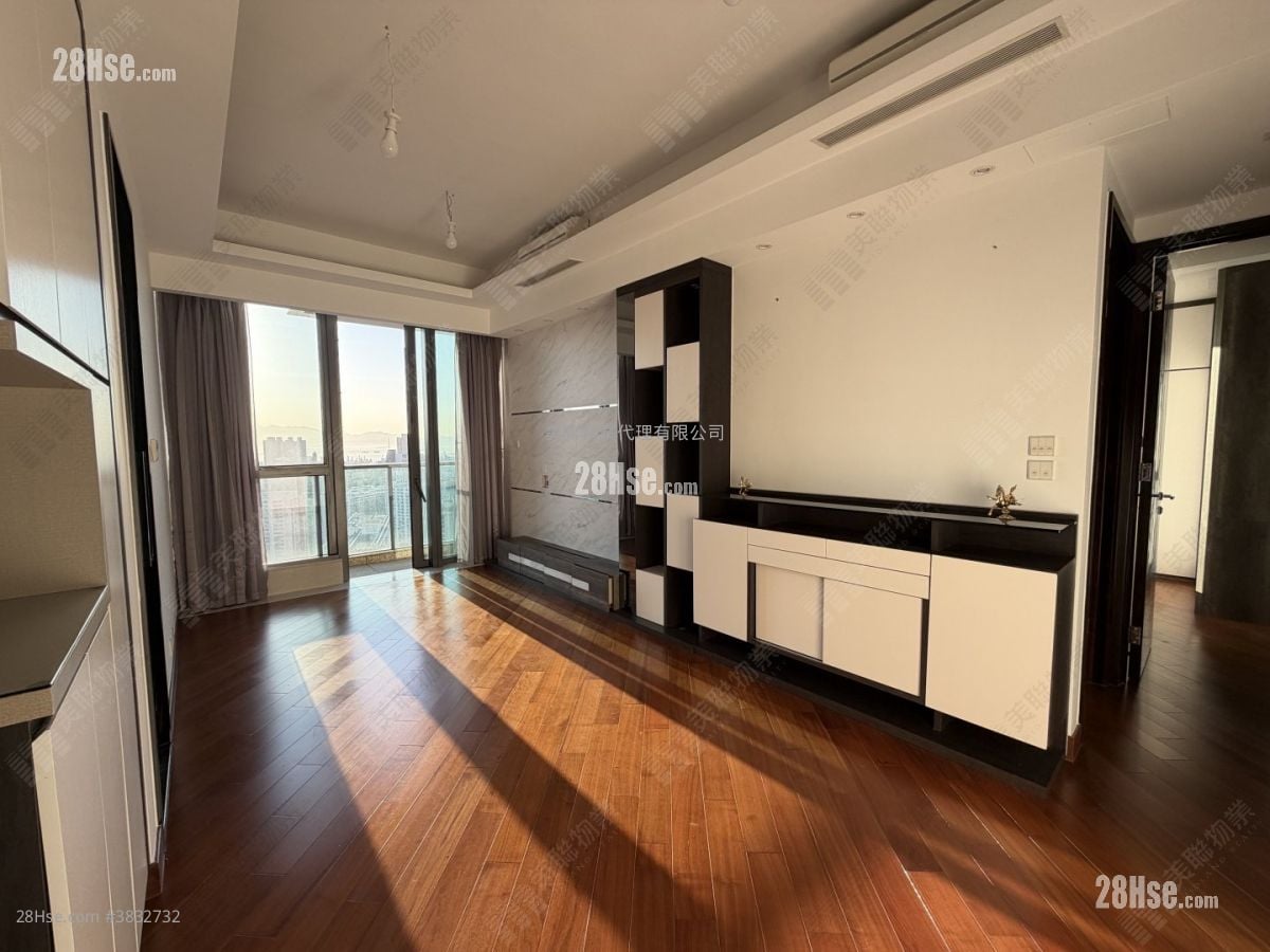 Ultima Sell 2 Bedrooms 807 ft²