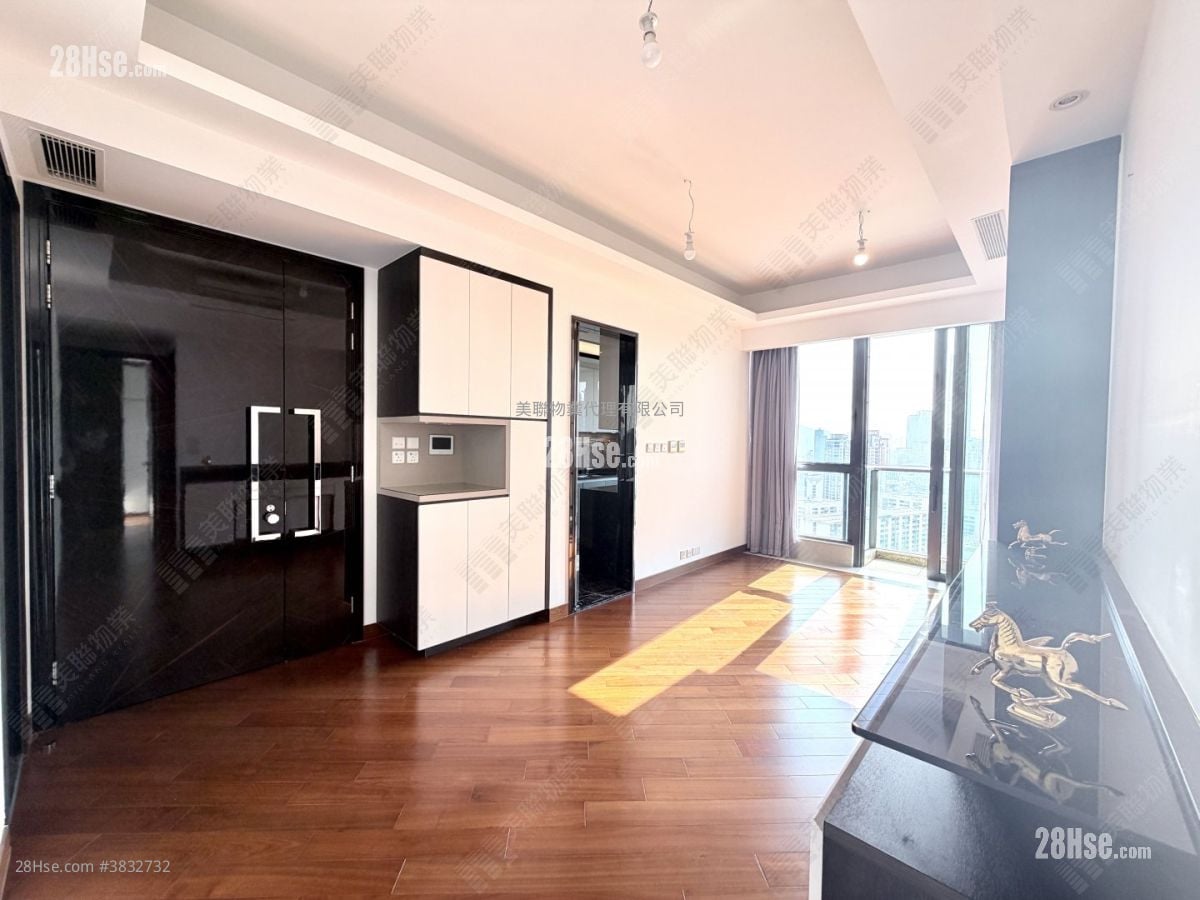Ultima Sell 2 Bedrooms 807 ft²