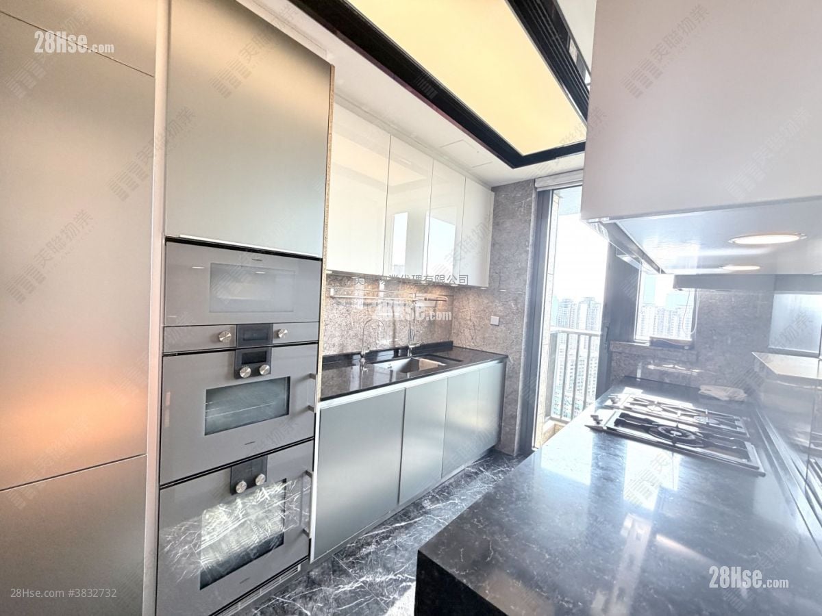 Ultima Sell 2 Bedrooms 807 ft²