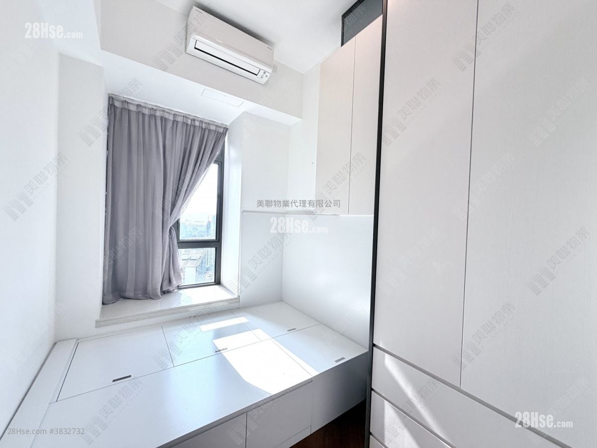 Ultima Sell 2 Bedrooms 807 ft²
