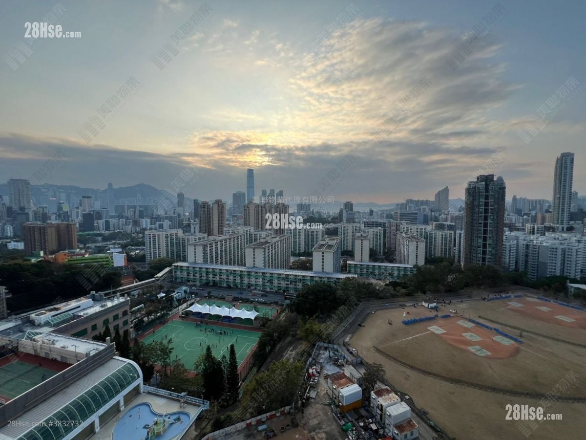 Ultima Sell 2 Bedrooms 807 ft²