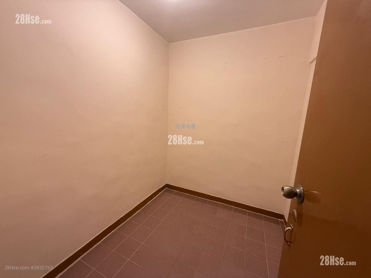 Tsuen Wan Centre Sell 1 Bedroom , 1 Bathroom 329 ft²