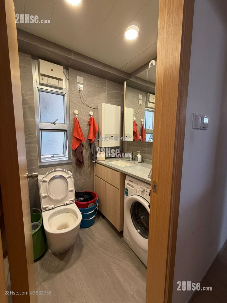 Greenwood Terrace Rental 3 Bedrooms 646 ft²