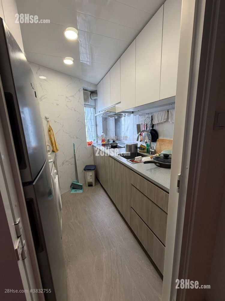 Greenwood Terrace Rental 3 Bedrooms 646 ft²