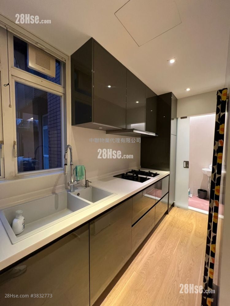The Grandville Sell 3 Bedrooms , 2 Bathrooms 905 ft²