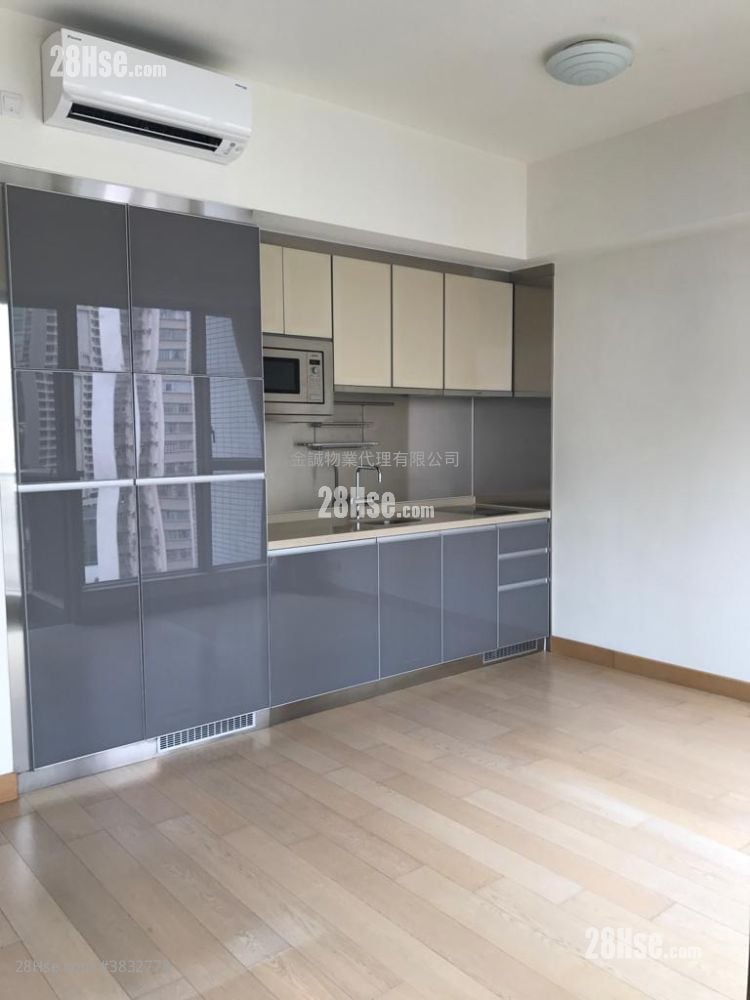 Island Crest Sell 1 Bedroom , 1 Bathroom 374 ft²