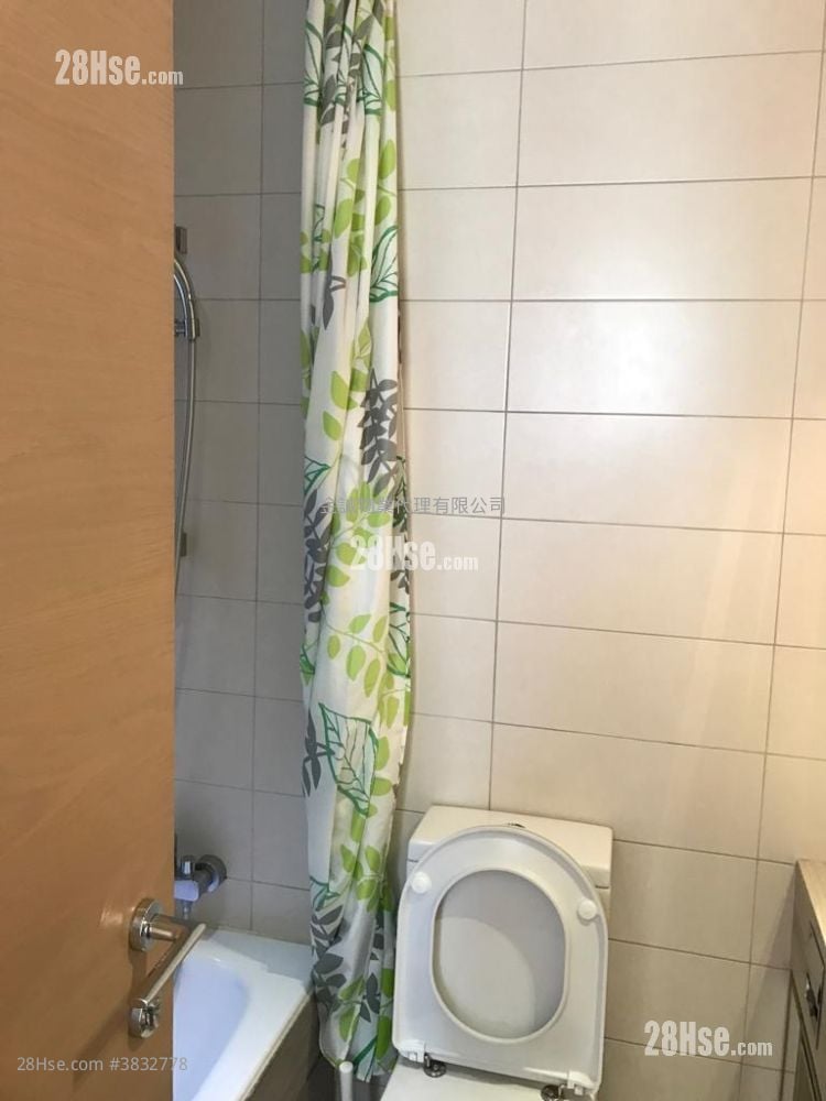 Island Crest Sell 1 Bedroom , 1 Bathroom 374 ft²