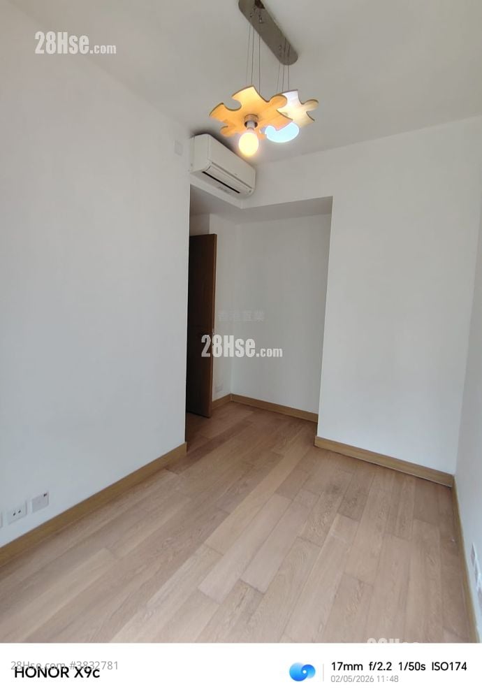 One Homantin Sell 2 Bedrooms 483 ft²