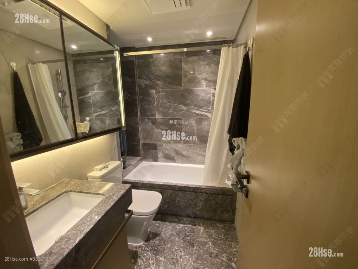 Malibu Sell 2 Bedrooms 461 ft²