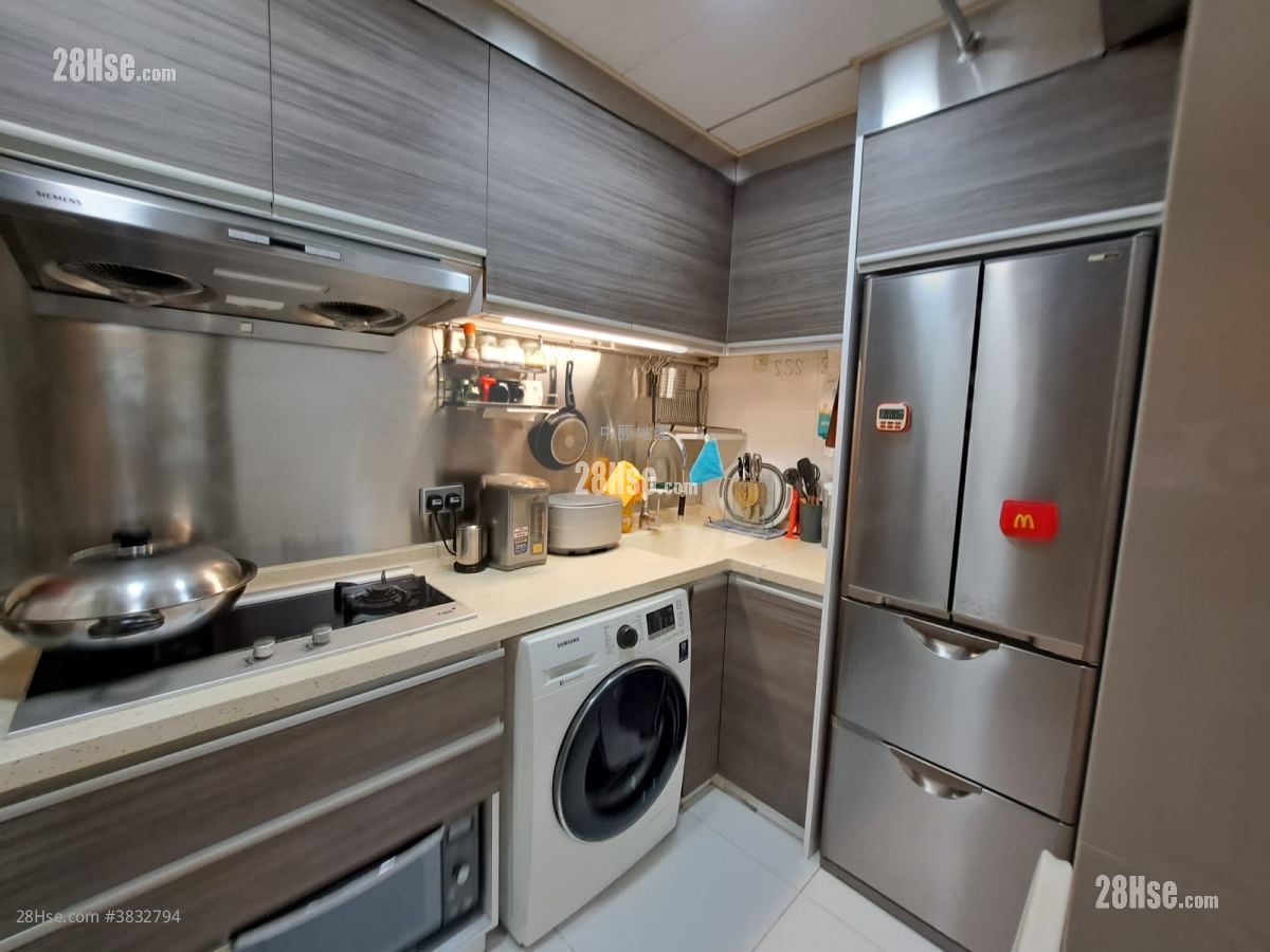 Island Harbourview Sell 2 Bedrooms , 1 Bathroom 464 ft²