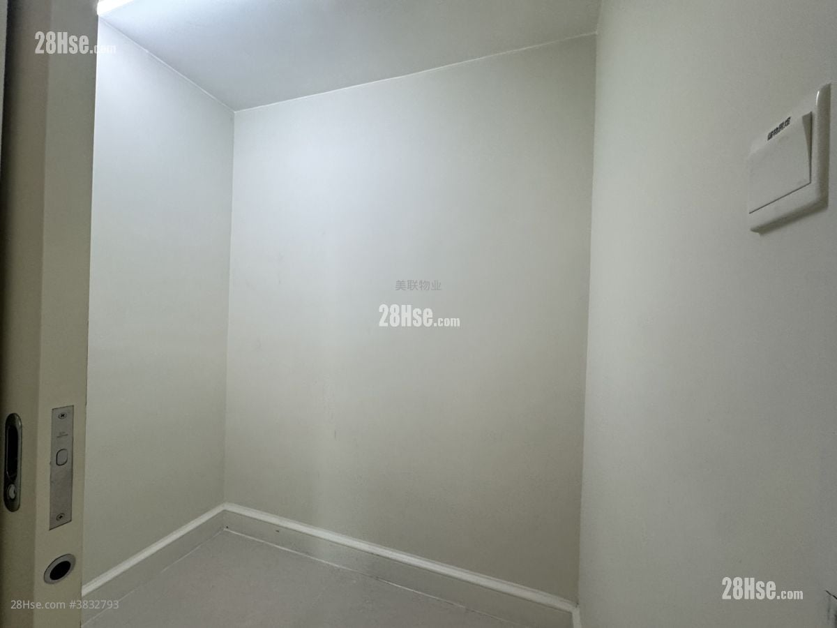 Central Park Towers Sell 3 Bedrooms 698 ft²