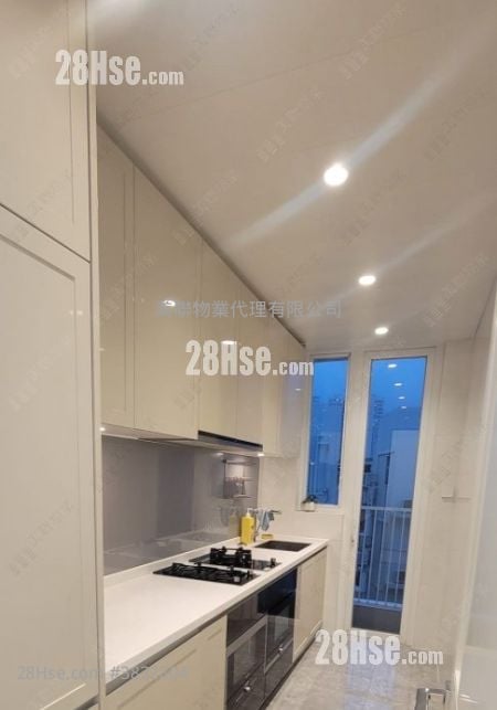 Monterey Sell 3 Bedrooms 684 ft²