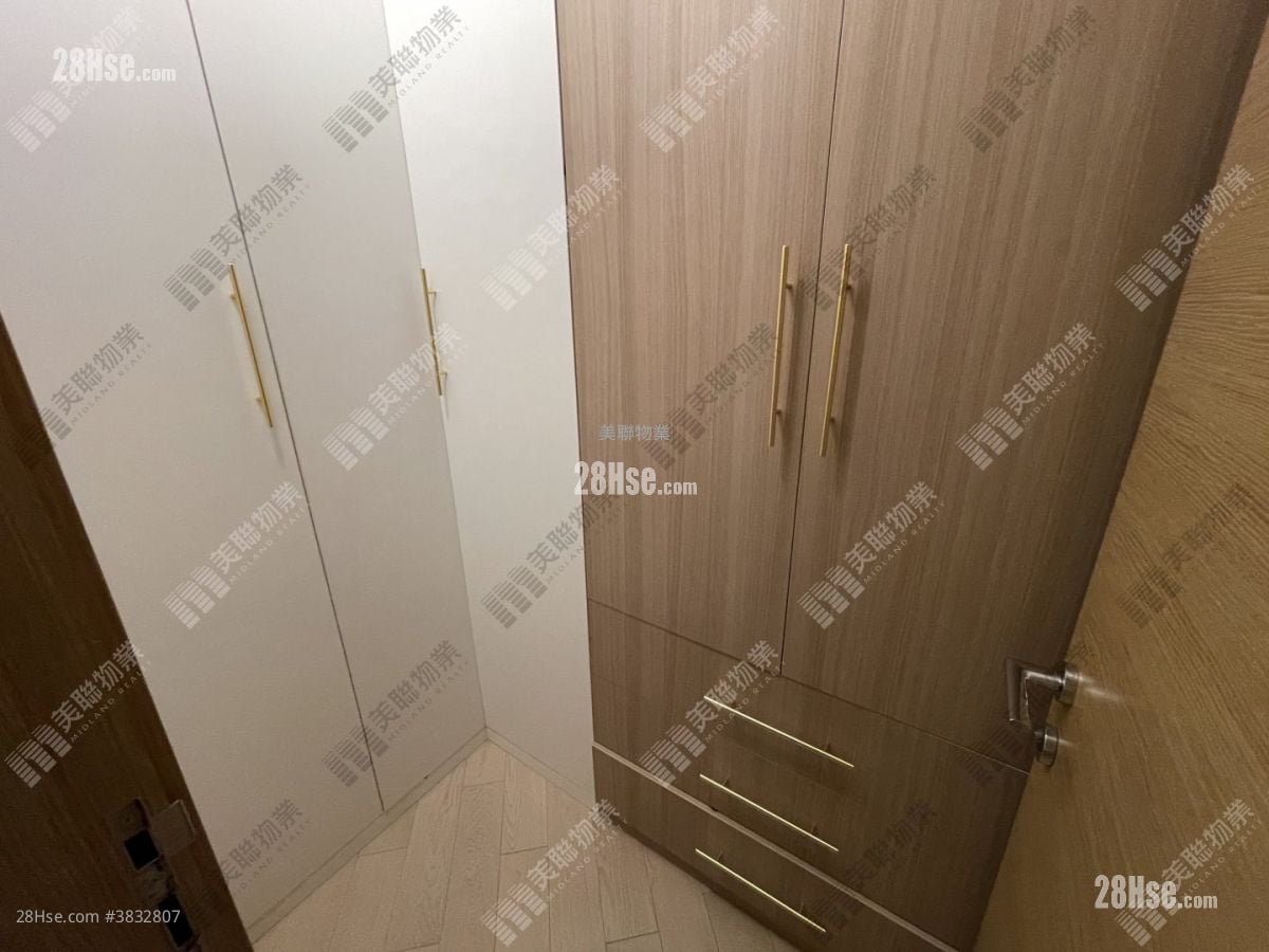 Century Link Sell 2 Bedrooms , 1 Bathroom 483 ft²