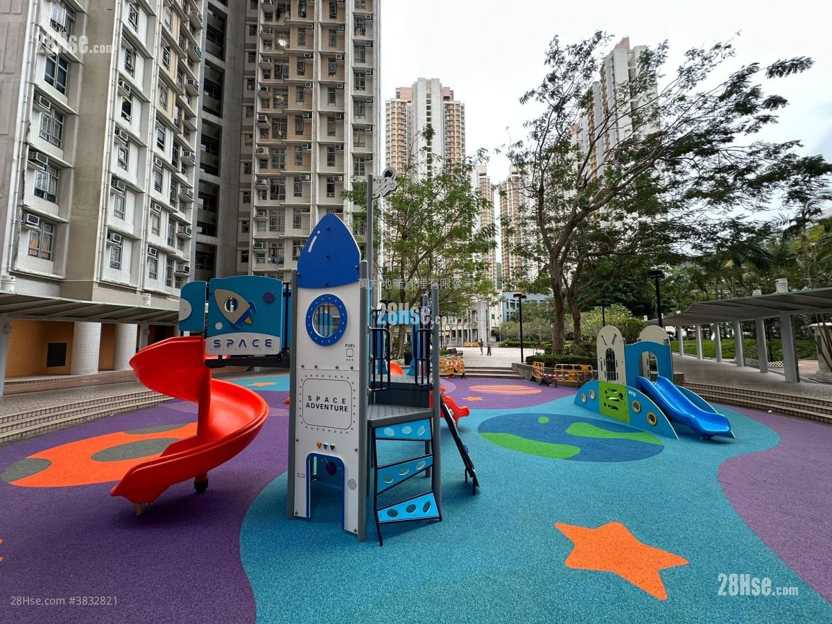 愉翠苑 售盘 3 房 , 2 浴室 663 平方尺