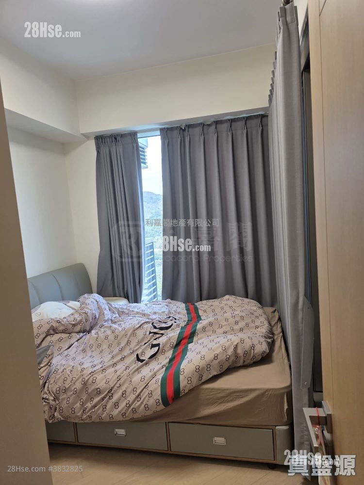 Grand Mayfair  Sell 2 Bedrooms , 1 Bathroom 463 ft²