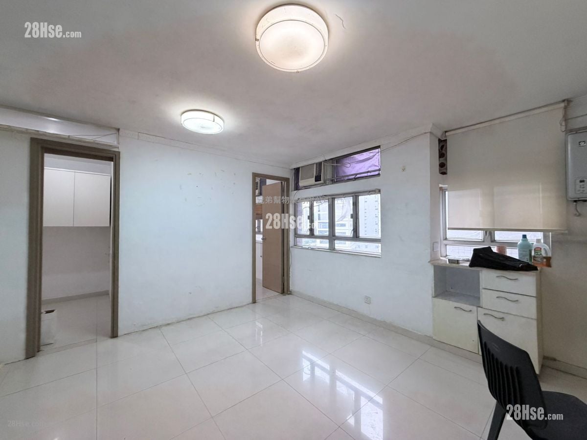 Ming Nga Court Sell 2 Bedrooms , 1 Bathroom 351 ft²