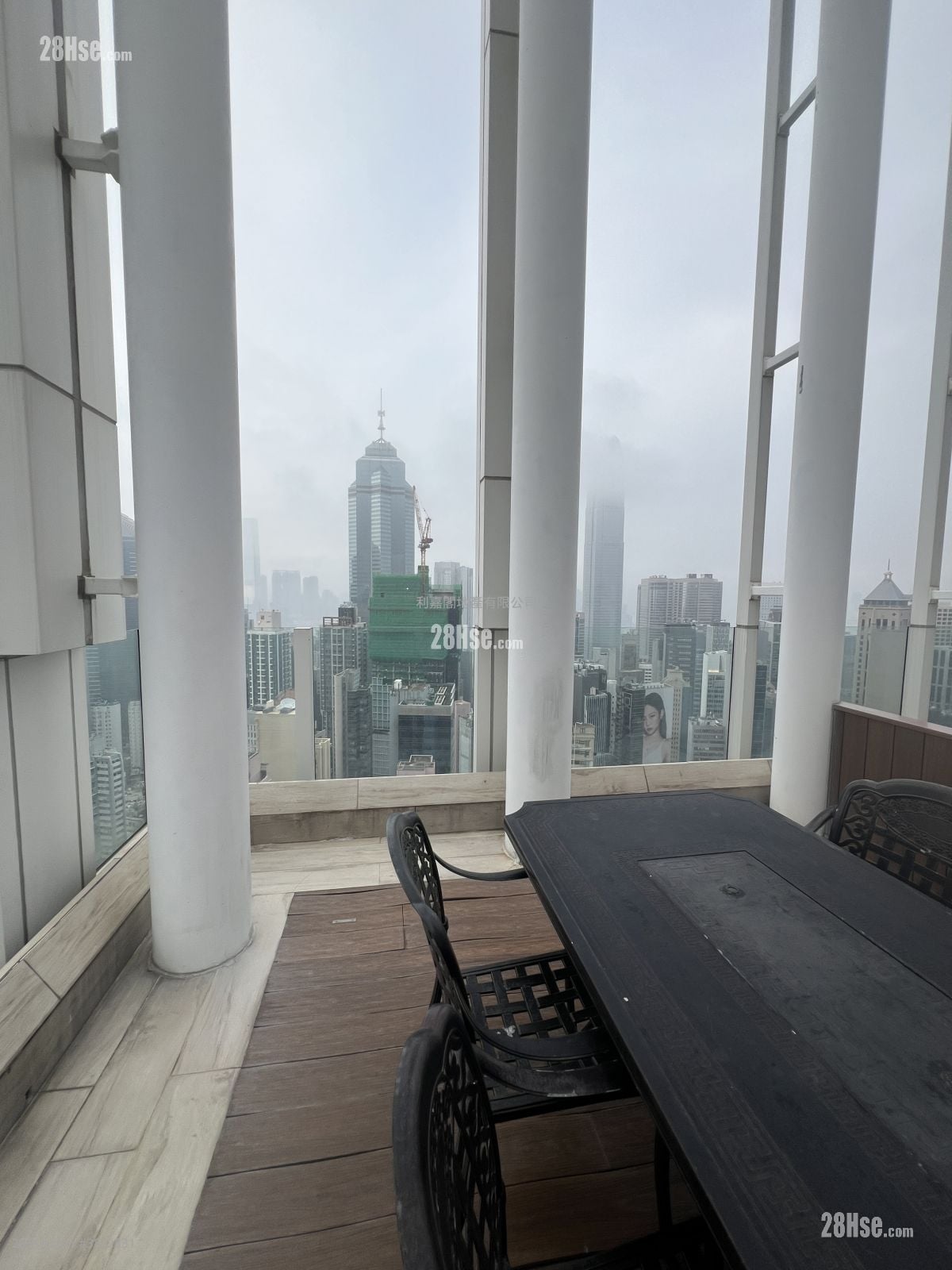Upper Central Rental Studio , 1 Bathroom 167 ft²