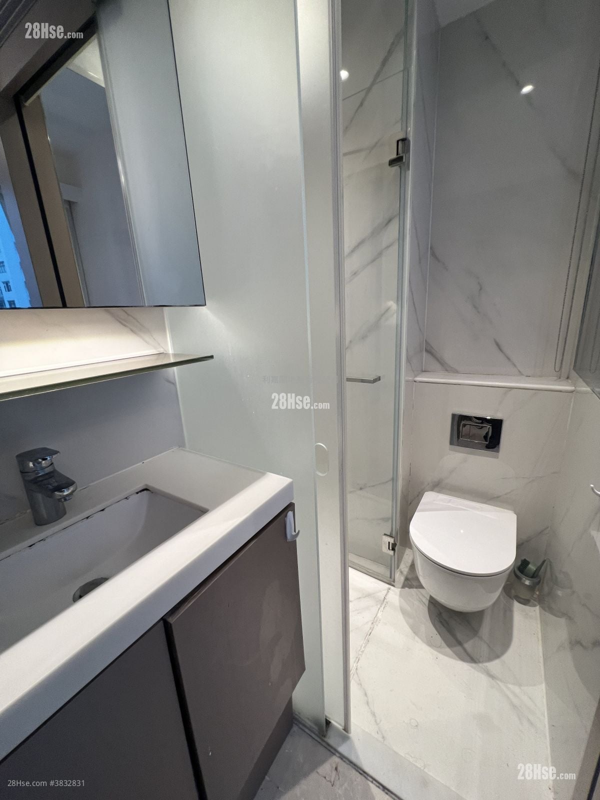 Upper Central Rental Studio , 1 Bathroom 167 ft²