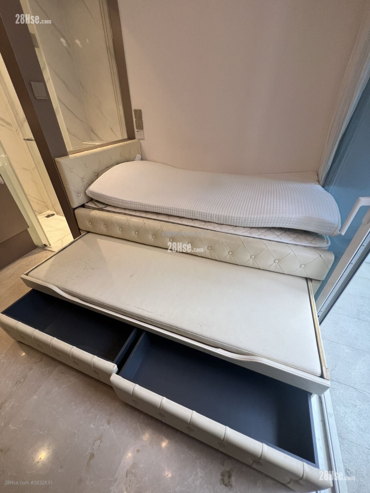 Upper Central Rental Studio , 1 Bathroom 167 ft²