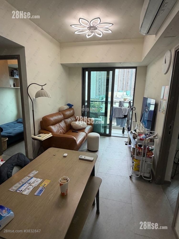 Yoho West Sell 2 Bedrooms 440 ft²