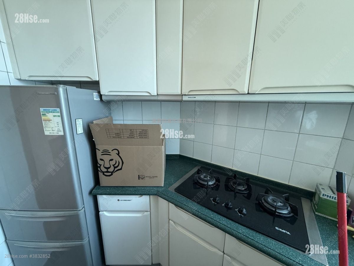 Tung Chung Crescent Sell 3 Bedrooms , 3 Bathrooms 813 ft²