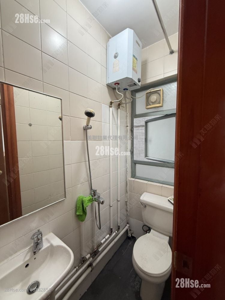 Tung Chung Crescent Sell 3 Bedrooms , 3 Bathrooms 813 ft²