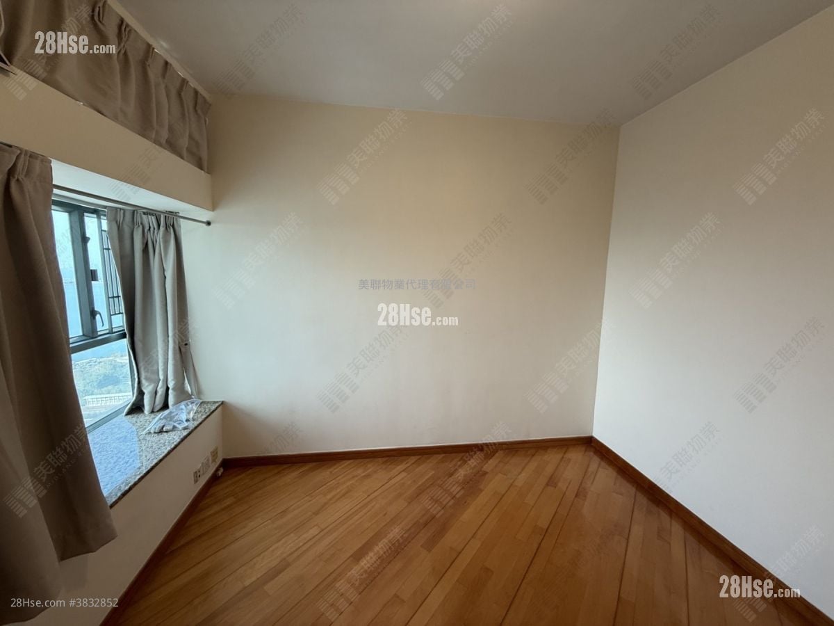 Tung Chung Crescent Sell 3 Bedrooms , 3 Bathrooms 813 ft²