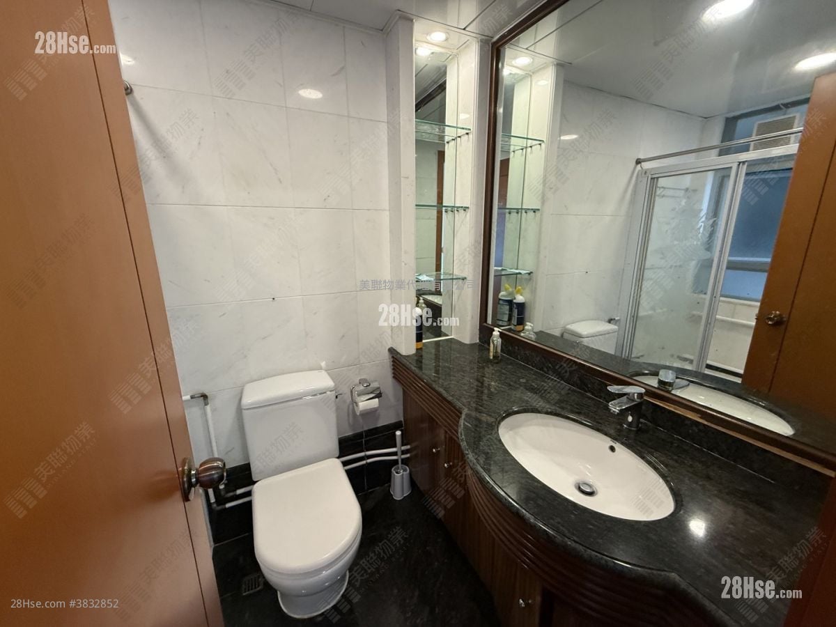 Tung Chung Crescent Sell 3 Bedrooms , 3 Bathrooms 813 ft²