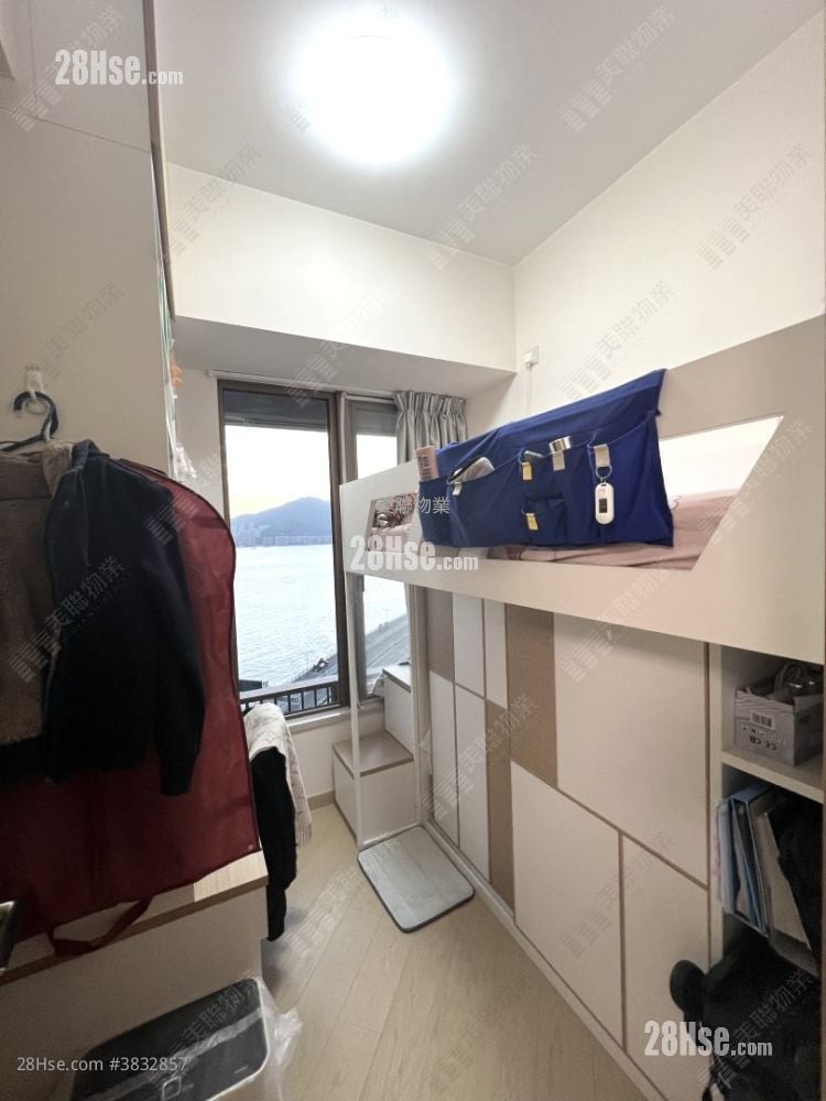 Lp10 Sell 3 Bedrooms , 2 Bathrooms 857 ft²