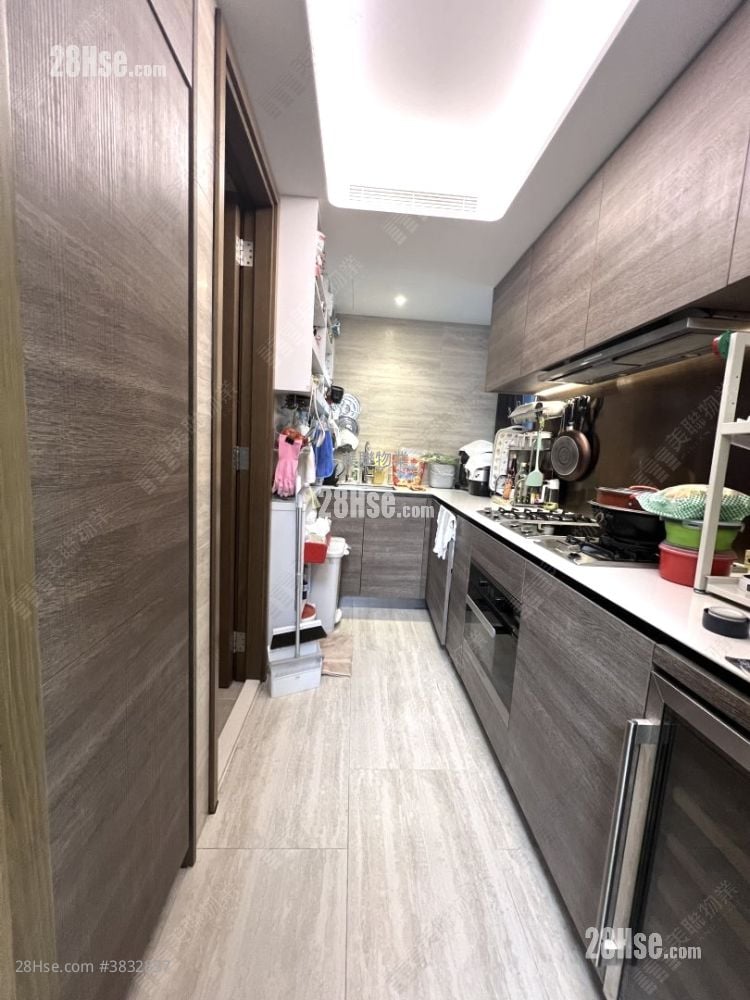 Lp10 Sell 3 Bedrooms , 2 Bathrooms 857 ft²
