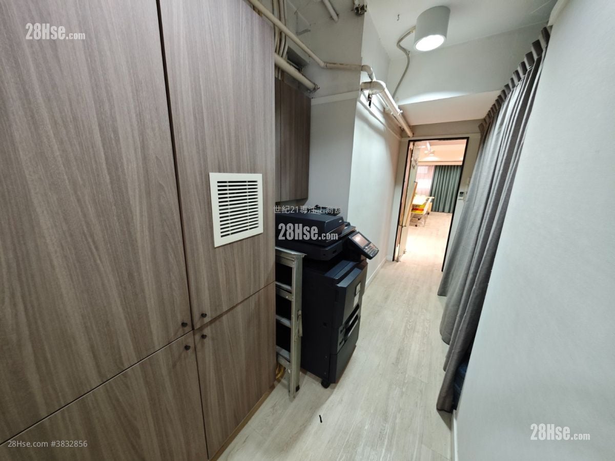 金龍商業大廈 租盤 2 房 , 2 廁所