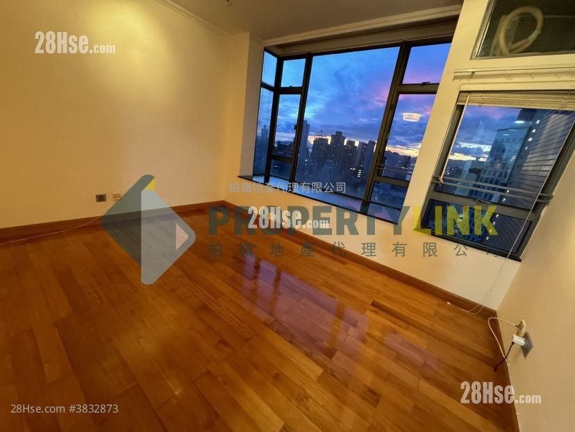 Hollywood Terrace Sell 2 Bedrooms , 1 Bathroom 616 ft²