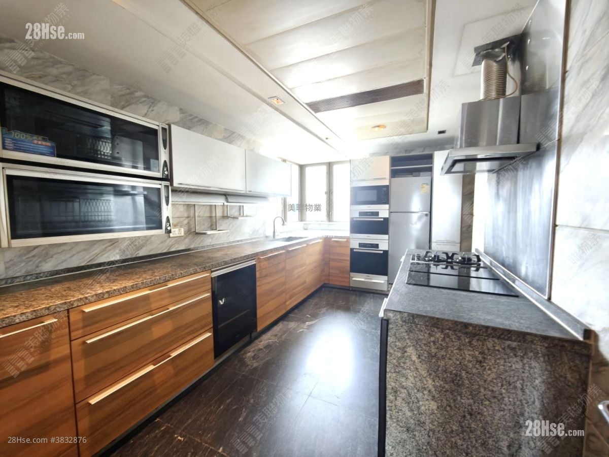 Celestial Heights Sell 5+ Bedrooms 1,975 ft²